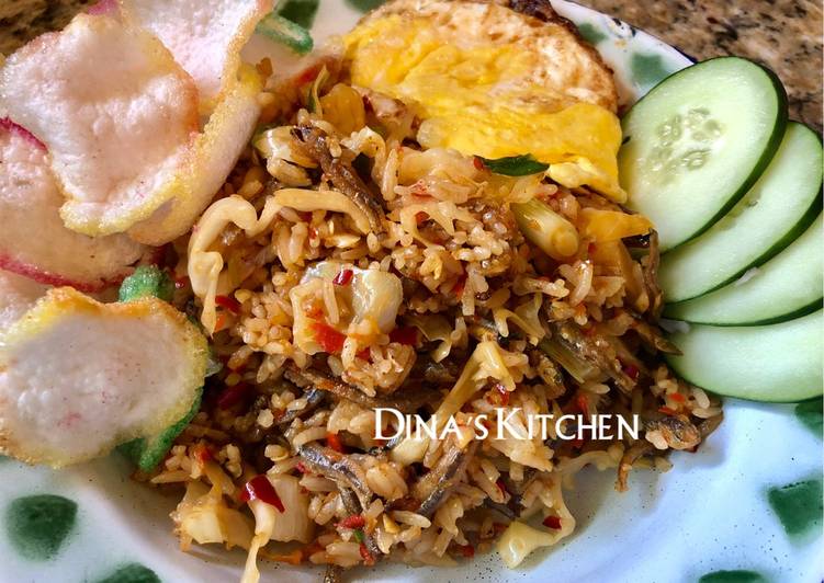 resep lengkap untuk Nasi Goreng Pedas Teri Jengki