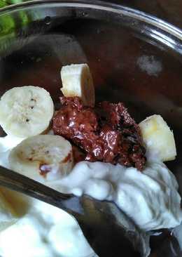 Greek yogurt chocobana bowl