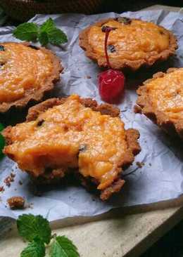 Pie Labu with Biscuit Crust