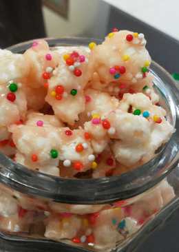 Cupcake Batter Popcorn