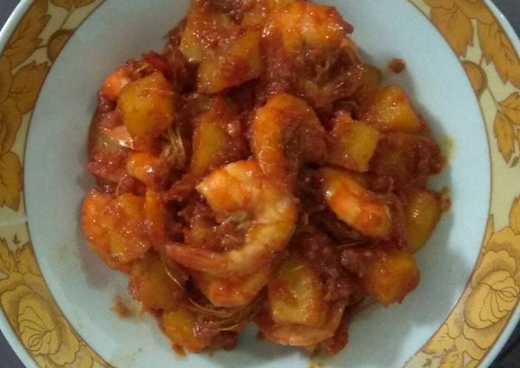 bahan dan cara membuat Udang kentang sambal balado spesial