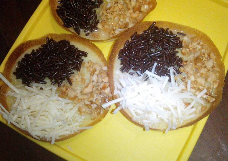 Resep terang bulan mini coklat kacang keju oleh bundabilly Resep terang bulan mini coklat kacang keju oleh bundabilly