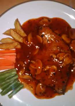 Sirloin steak with blackpaper mushroom sauce