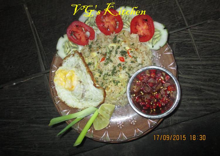 resep masakan Nasi Goreng Telur (KHAO PHAT KAI DOW)
