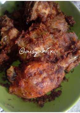 Ayam goreng bumbu opor