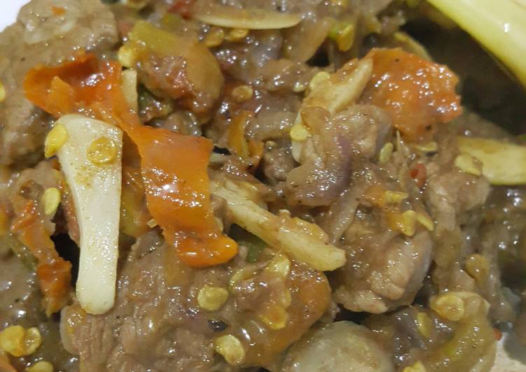 resep lengkap untuk oseng mercon daging sapi lada hitam (hot meat black pepper)