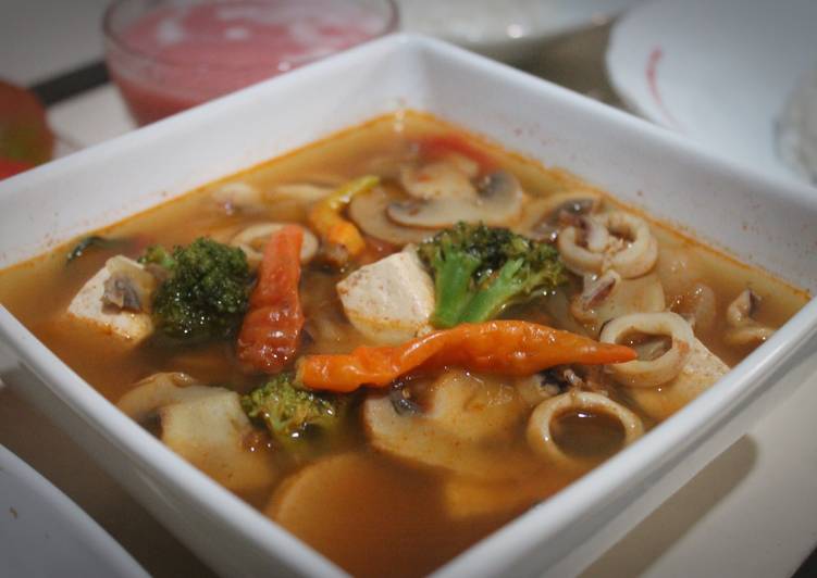 cara membuat Tom Yum Seafood ala arum