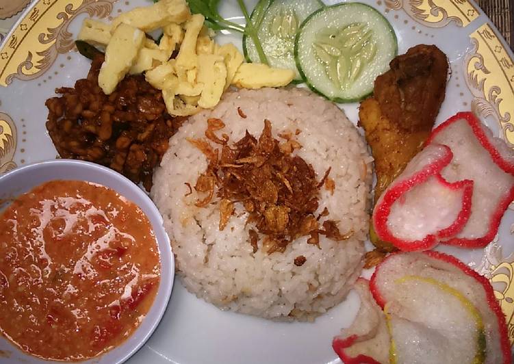 gambar untuk resep makanan Nasi Uduk Sambal Kacang