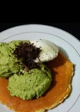 Matcha Ice Cream with Pancake