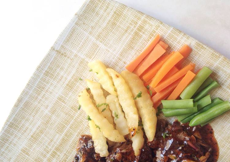 bahan dan cara membuat Steak with Black Pepper Sauce