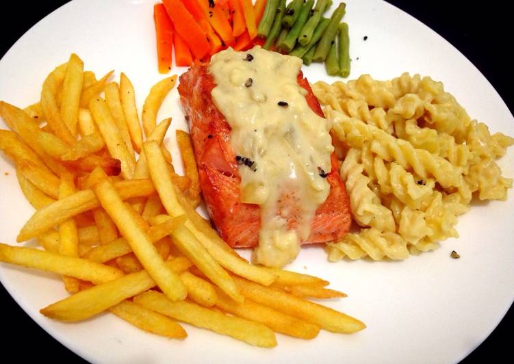 cara membuat Steak Salmon with carbonara sauce