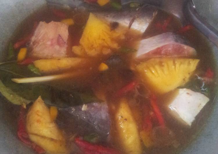 bahan dan cara membuat Pindang Tumis Ikan Patin with nanas manis