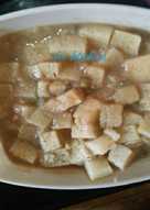 Bubur kacang hijau kuah durian tabur roti tawar