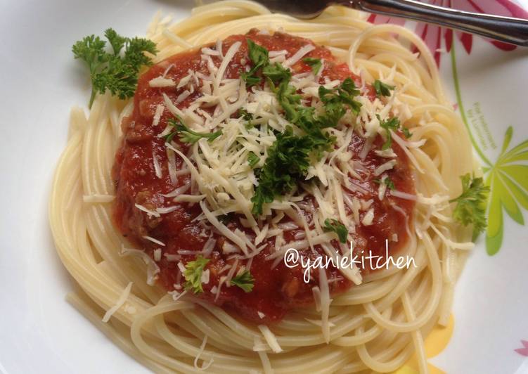 resep lengkap untuk Spaghetti Bolognese with Homemade Sauce