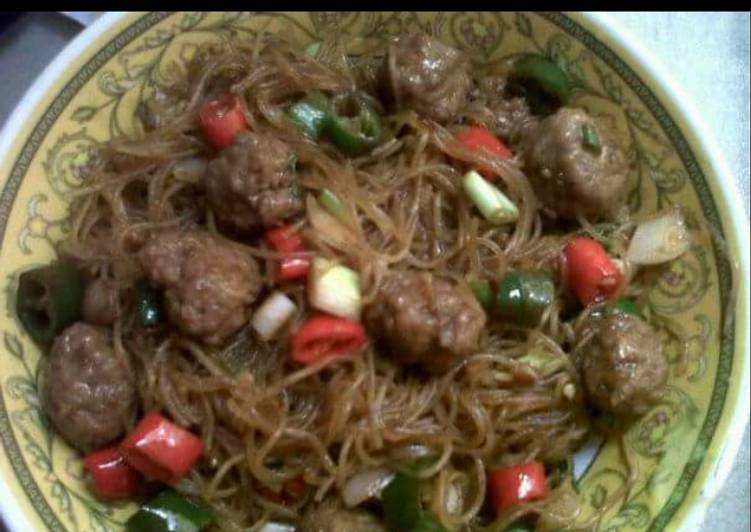 Resep Bola-bola daging masak bihun oleh Desi Larasati 