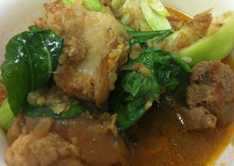 resep lengkap untuk Sup Sapi Pokchoy Asam Pedas