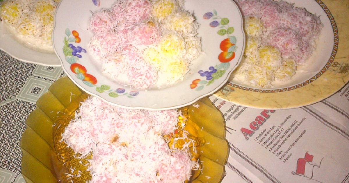 Resep Klepon merah-kuning (tanpa kapur sirih)