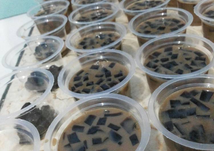 bahan dan cara membuat agar2 capucino cincau