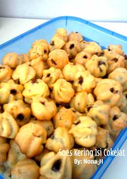 Soes Kering isi Cokelat