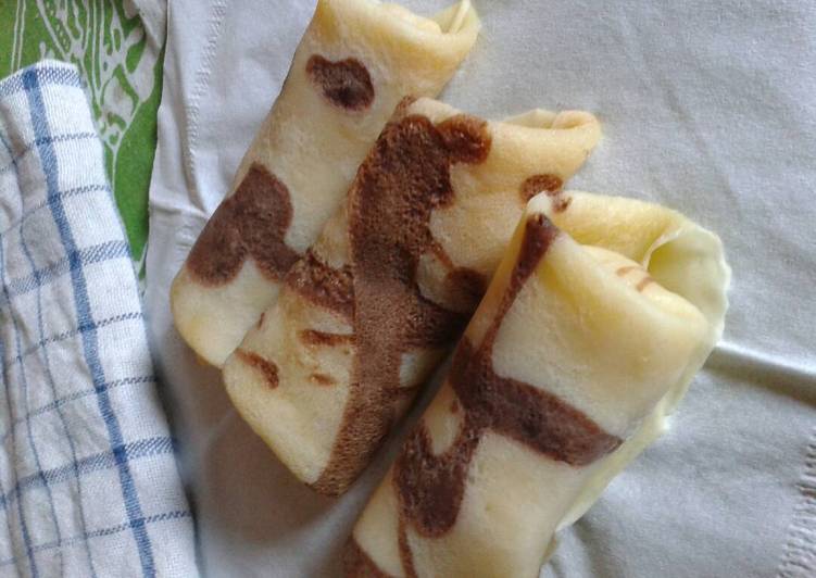 resep makanan Dadar gulung isi pisang mesis