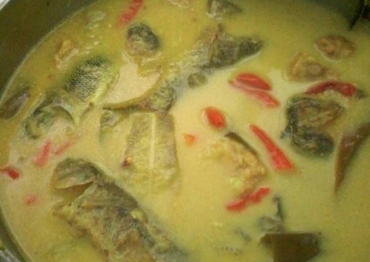 gambar untuk resep makanan Gulai Masin Asam Belimbing Ikan Nila Extra Pedas