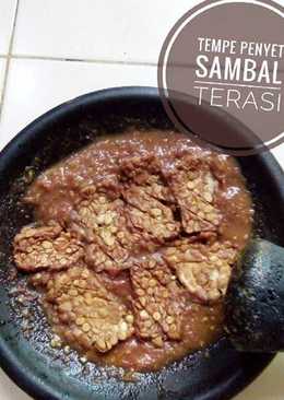 Tempe penyet sambal terasi