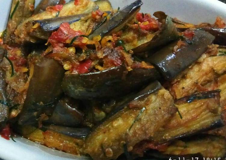 bahan dan cara membuat Balado terong