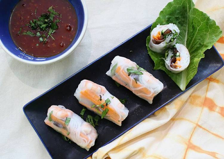 resep makanan Vietnamese Spring Roll dengan Saus Asam Pedas