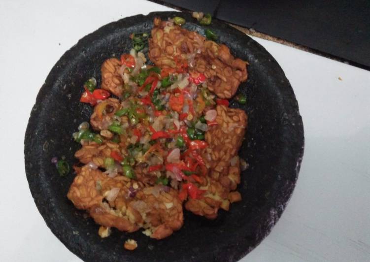 Tempe penyet sambal matah recipe main photo