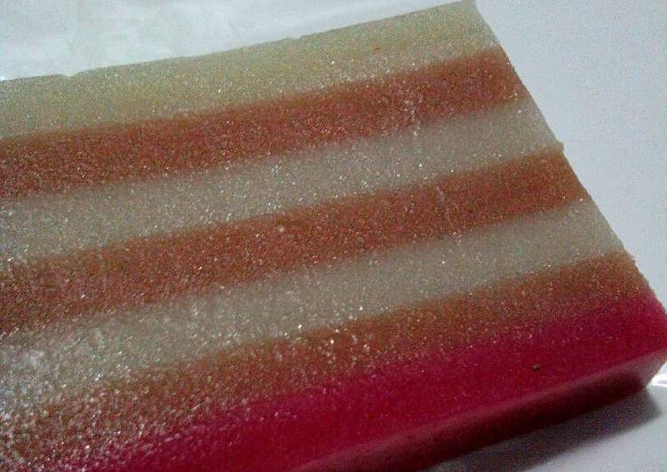 gambar untuk cara membuat Lapis tepung terigu ala mama Akrom