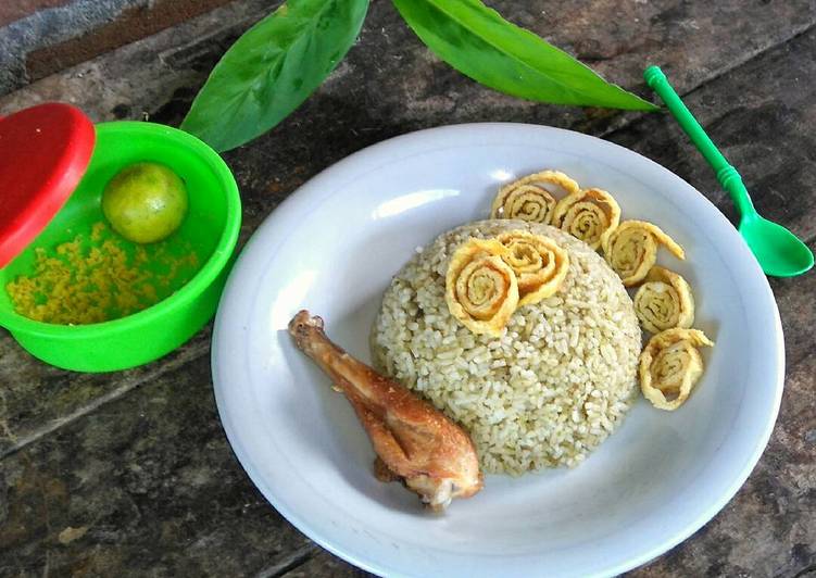 resep lengkap untuk Nasi Goreng Bumbu Cabe Ijo