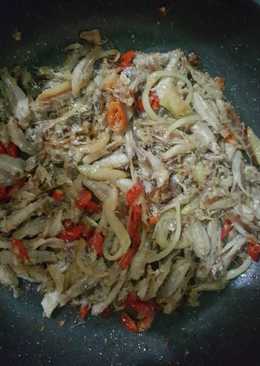 Tumis ikan teri basah