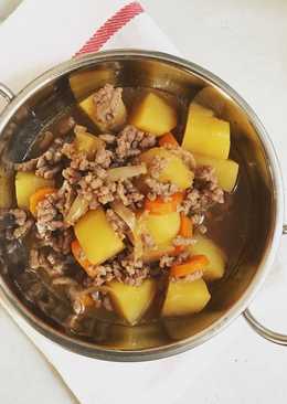 Simple beef bowl (nikujaga)