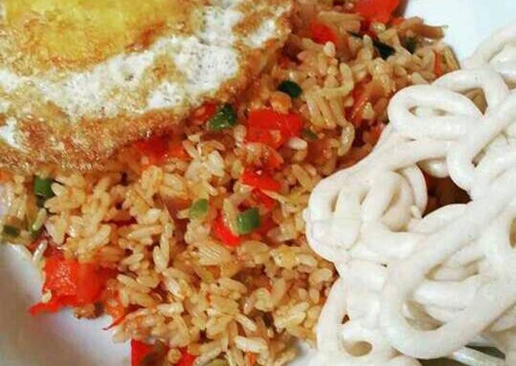 bahan dan cara membuat Nasi goreng pedas