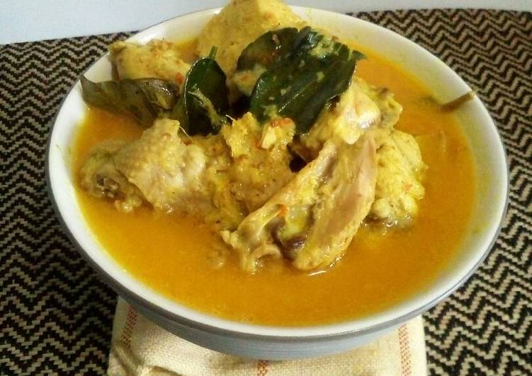  Resep Opor ayam bumbu kuning oleh Leni Denyra Cookpad