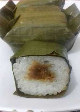 Lemper isi abon