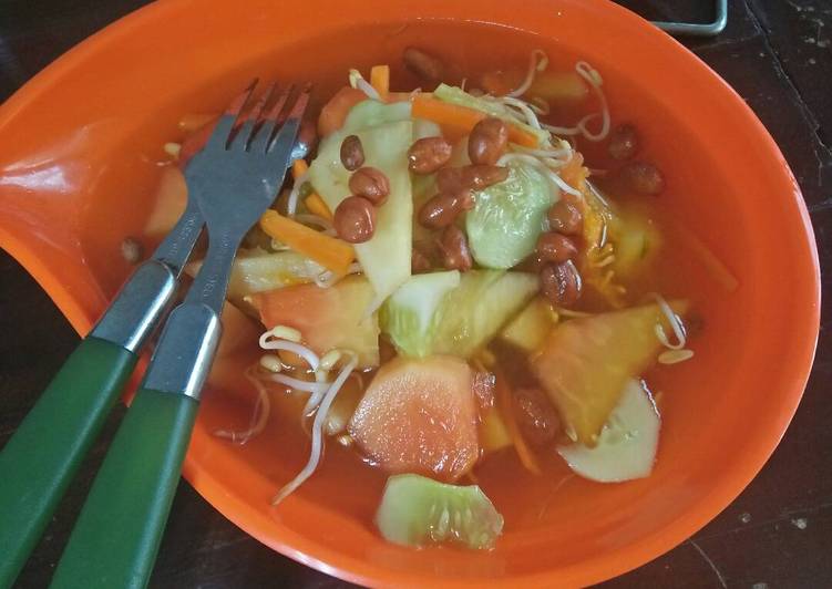 gambar untuk resep makanan Asinan buah dan sayur super endeeesss