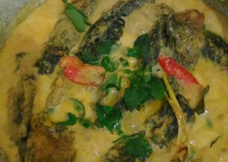 resep makanan Lele Bumbu Kuning Kemangi