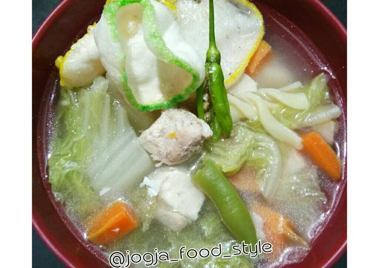 gambar untuk resep makanan Healthy Food- Sup Ayam warna-warni asem