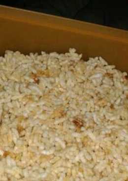 Cemilan nasi goreng (cengkaruk)