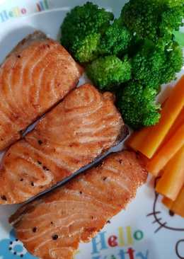 Grilled salmon