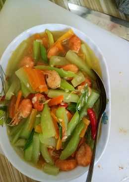 Tumis labu siam wortel