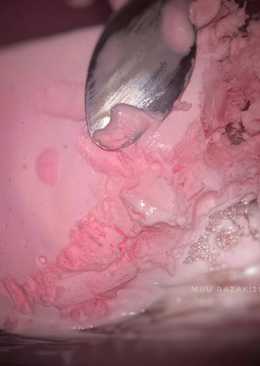 Ice cream rasa strawberry