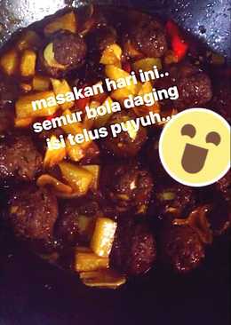 Semur bola daging isi telur puyuh