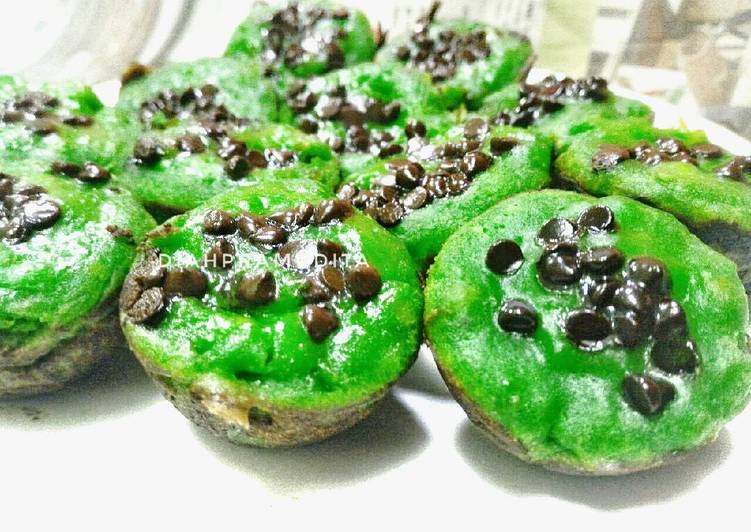 bahan dan cara membuat Kue Cubit Pandan Pisang: Chocochips (tanpa telur)