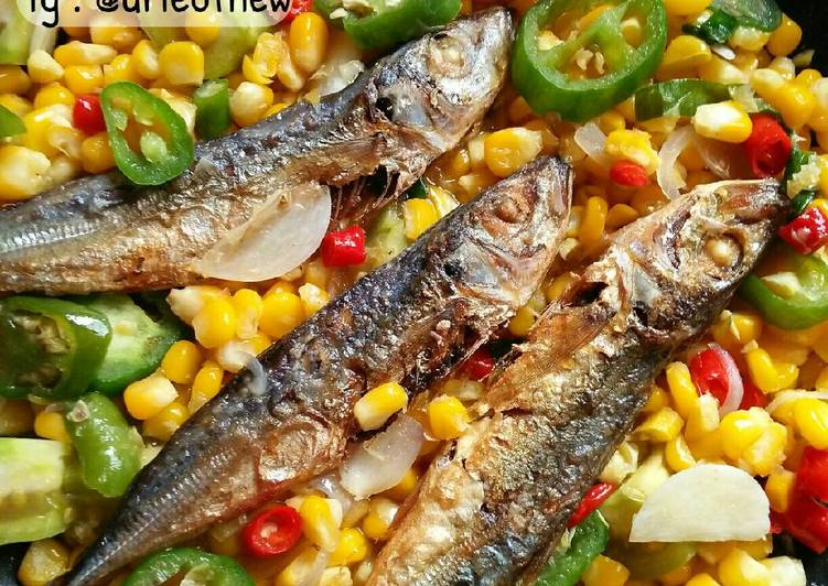 Resep Oseng ikan asin peda  jagung manis pedas gila oleh 