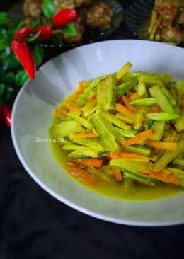 Acar Kuning "Timun Wortel"