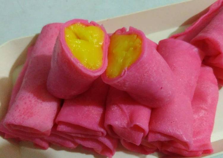 resep masakan Dadar Gulung Pink Vla Durian #PeduliKankerPayudara
