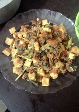 Isi kerang campur tahu