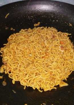 Mie telor goreng bumbu iris